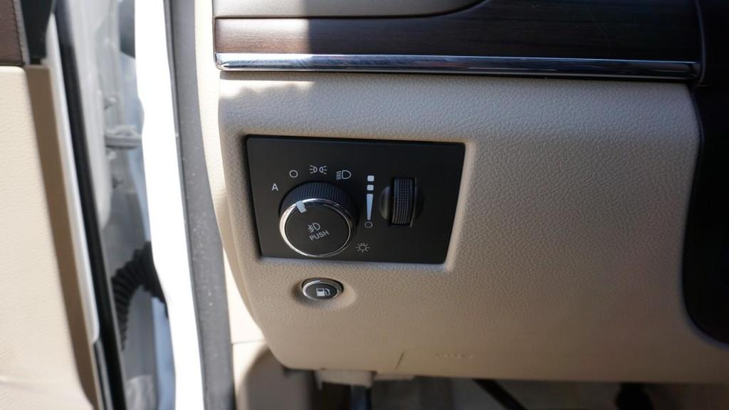 used 2017 Jeep Grand Cherokee car, priced at $16,403