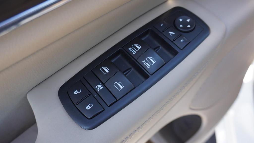 used 2017 Jeep Grand Cherokee car, priced at $16,403