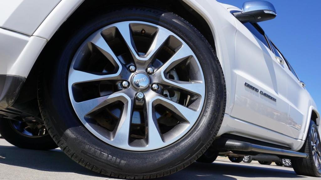 used 2017 Jeep Grand Cherokee car, priced at $16,403