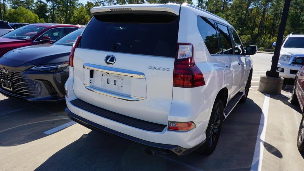 used 2022 Lexus GX 460 car, priced at $45,900