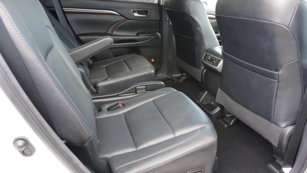 used 2016 Toyota Highlander car, priced at $18,300