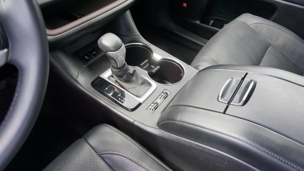 used 2016 Toyota Highlander car, priced at $18,300