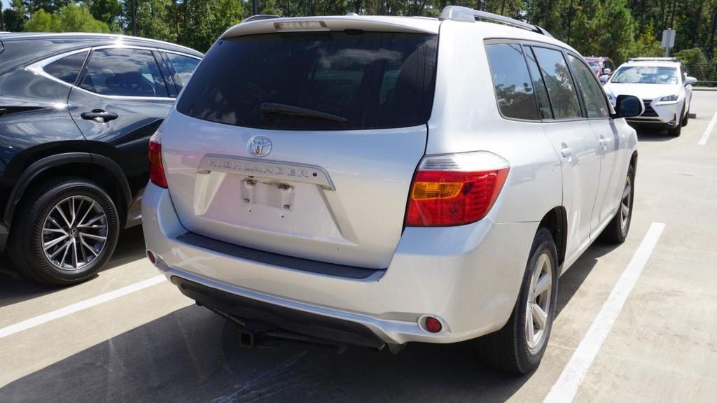 used 2010 Toyota Highlander car, priced at $10,925