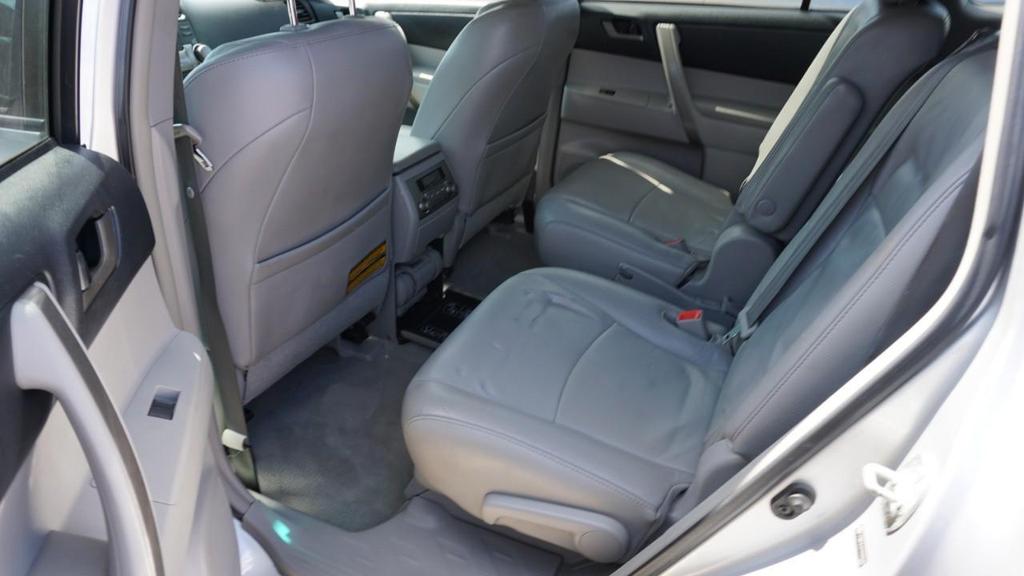 used 2010 Toyota Highlander car, priced at $10,925