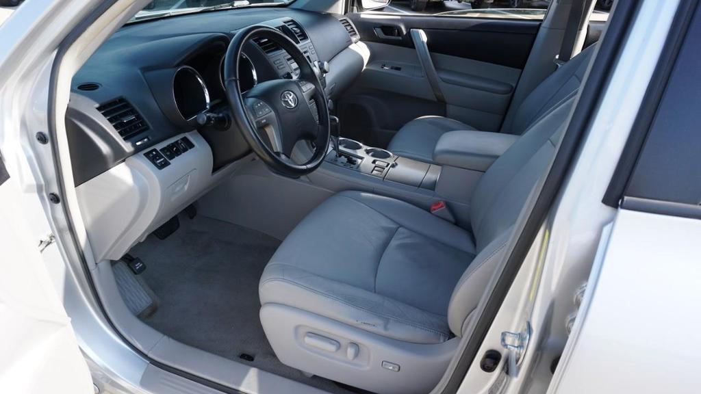 used 2010 Toyota Highlander car, priced at $9,950