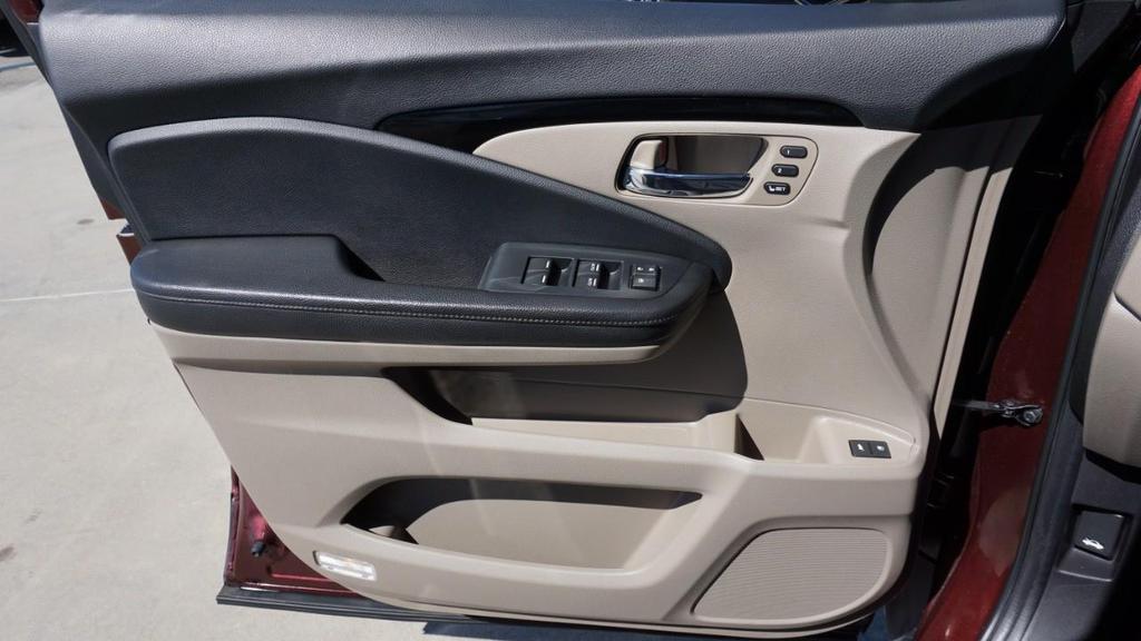 used 2020 Honda Pilot car, priced at $25,500