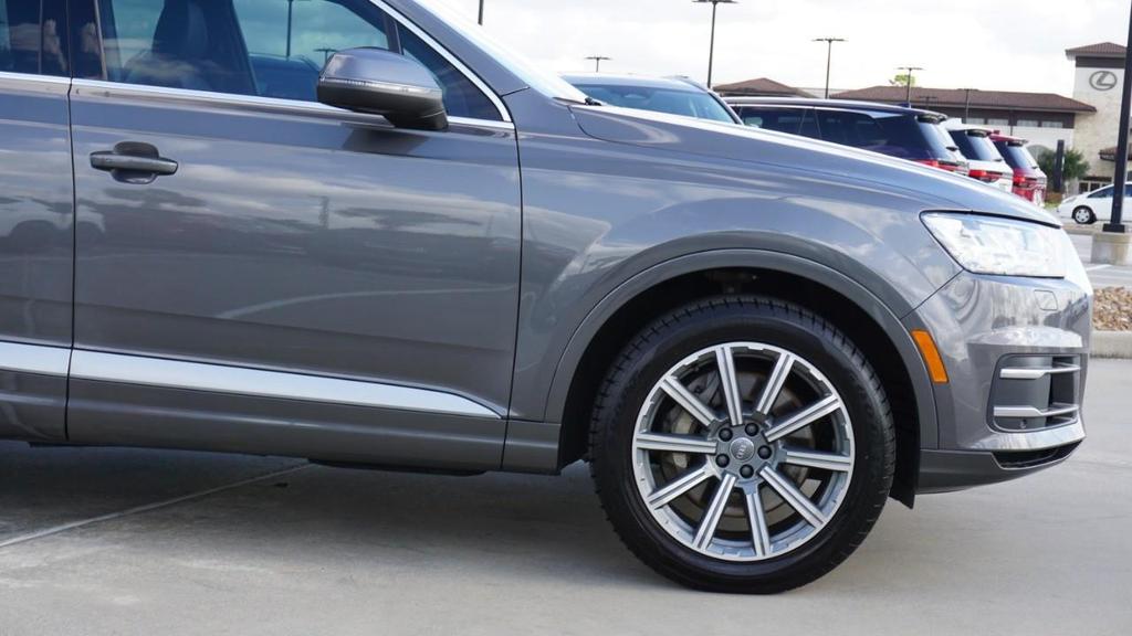 used 2018 Audi Q7 car, priced at $18,404