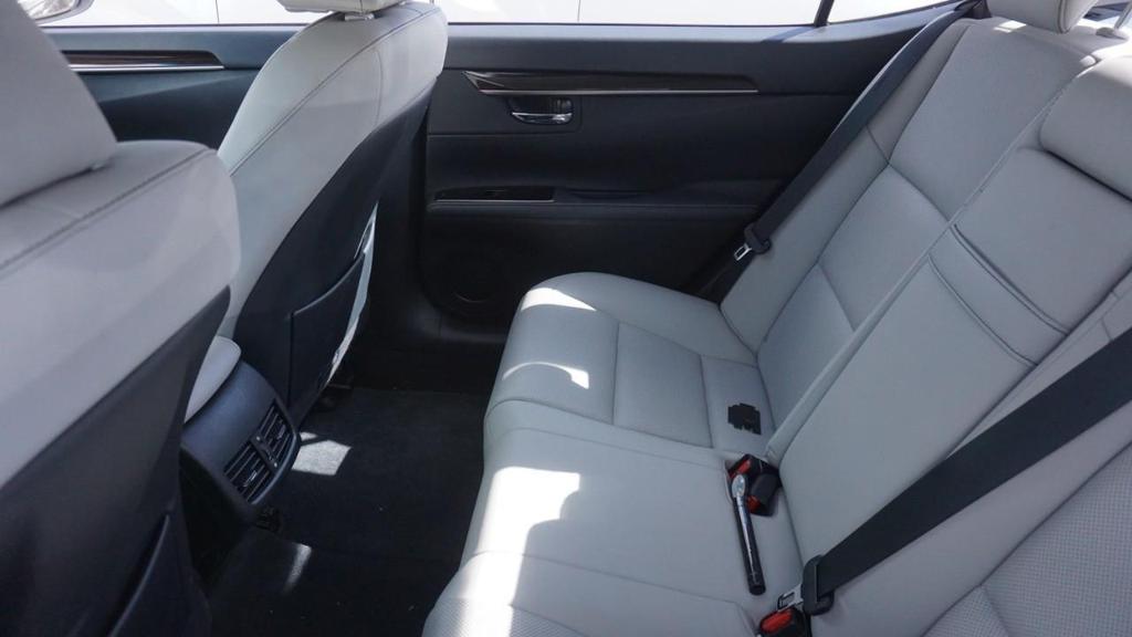 used 2016 Lexus ES 350 car, priced at $14,962