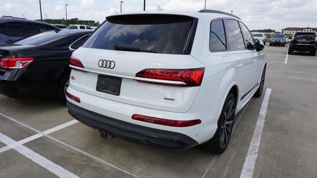 used 2021 Audi Q7 car, priced at $28,950