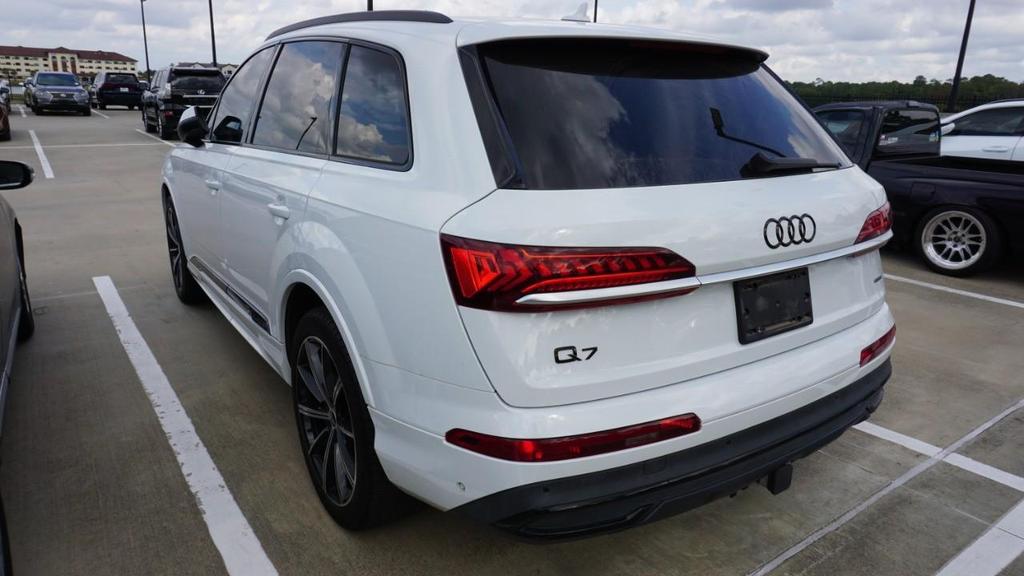 used 2021 Audi Q7 car, priced at $28,950