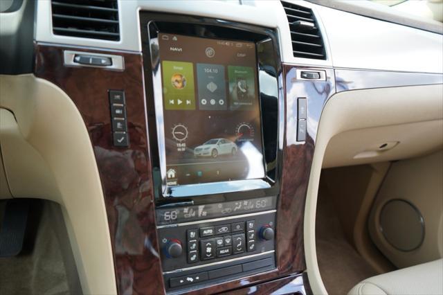used 2013 Cadillac Escalade car, priced at $14,999