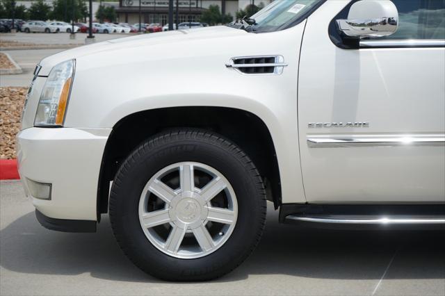 used 2013 Cadillac Escalade car, priced at $14,999