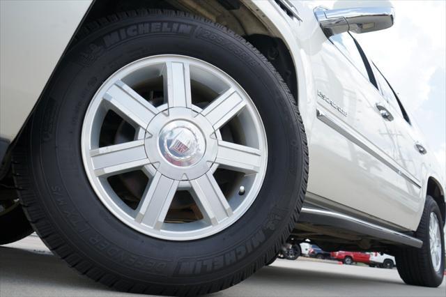 used 2013 Cadillac Escalade car, priced at $14,999