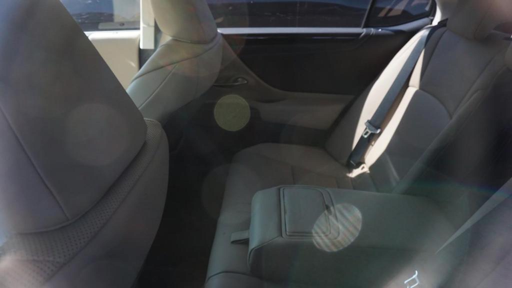 used 2021 Lexus ES 300h car, priced at $31,065