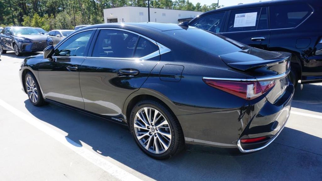 used 2021 Lexus ES 300h car, priced at $31,065