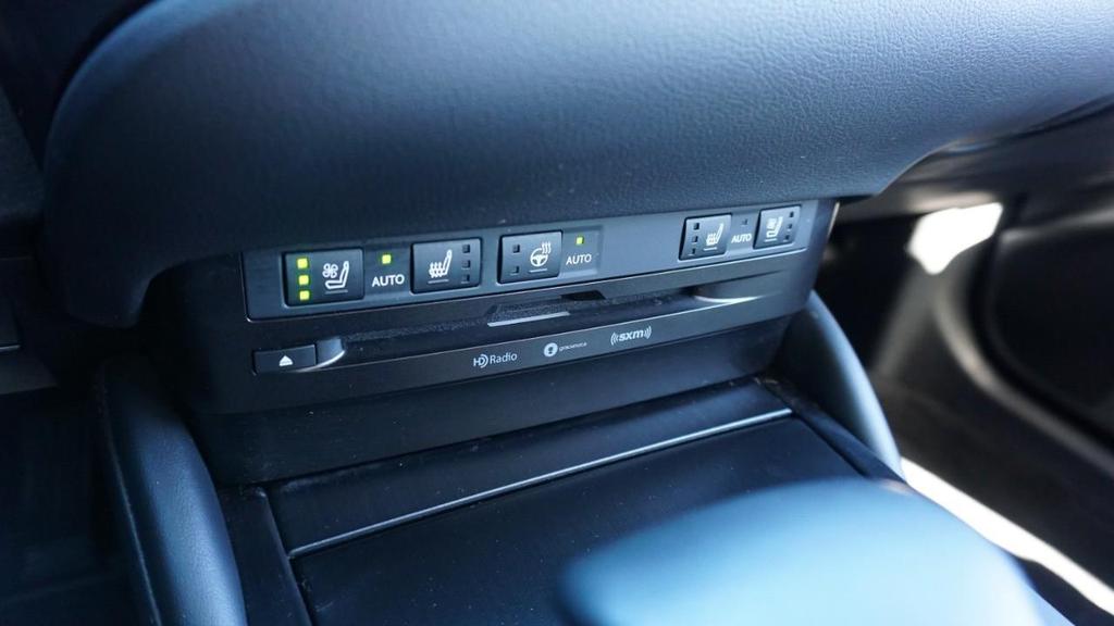 used 2021 Lexus ES 300h car, priced at $31,065