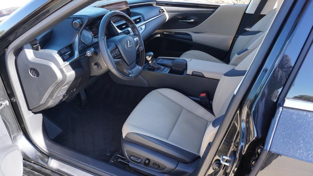 used 2021 Lexus ES 300h car, priced at $31,065