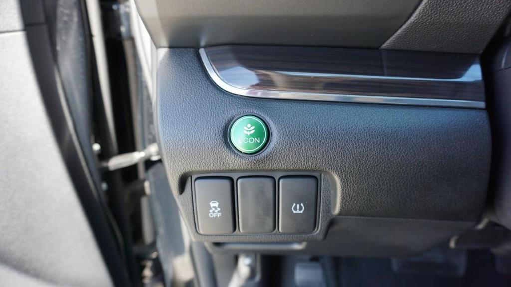 used 2016 Honda CR-V car, priced at $18,300