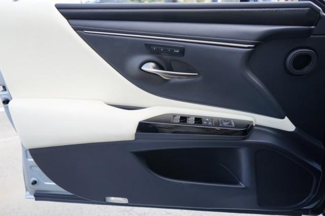 used 2022 Lexus ES 350 car, priced at $31,451