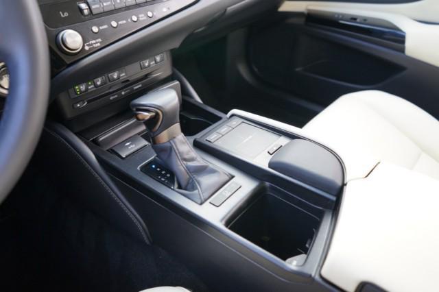 used 2022 Lexus ES 350 car, priced at $31,451