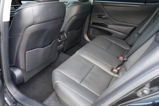used 2024 Lexus ES 300h car, priced at $43,900