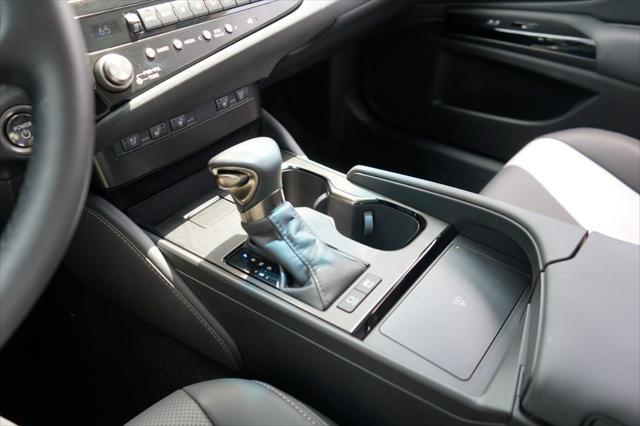 used 2024 Lexus ES 300h car, priced at $43,900