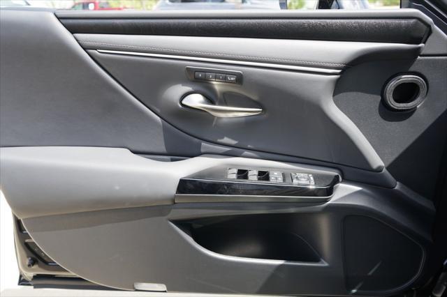 used 2024 Lexus ES 300h car, priced at $43,900