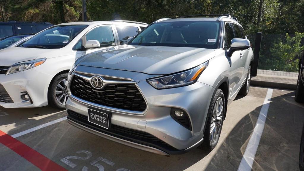 used 2023 Toyota Highlander car, priced at $33,476