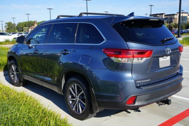 used 2019 Toyota Highlander car, priced at $31,500