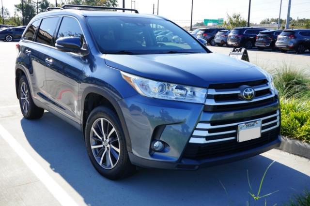 used 2019 Toyota Highlander car, priced at $31,500