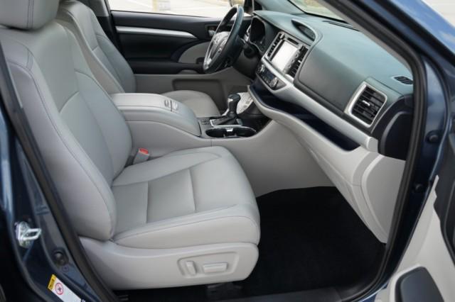 used 2019 Toyota Highlander car, priced at $31,500