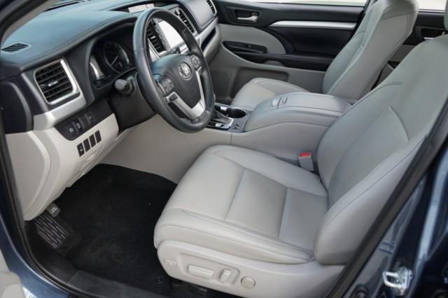 used 2019 Toyota Highlander car, priced at $31,500