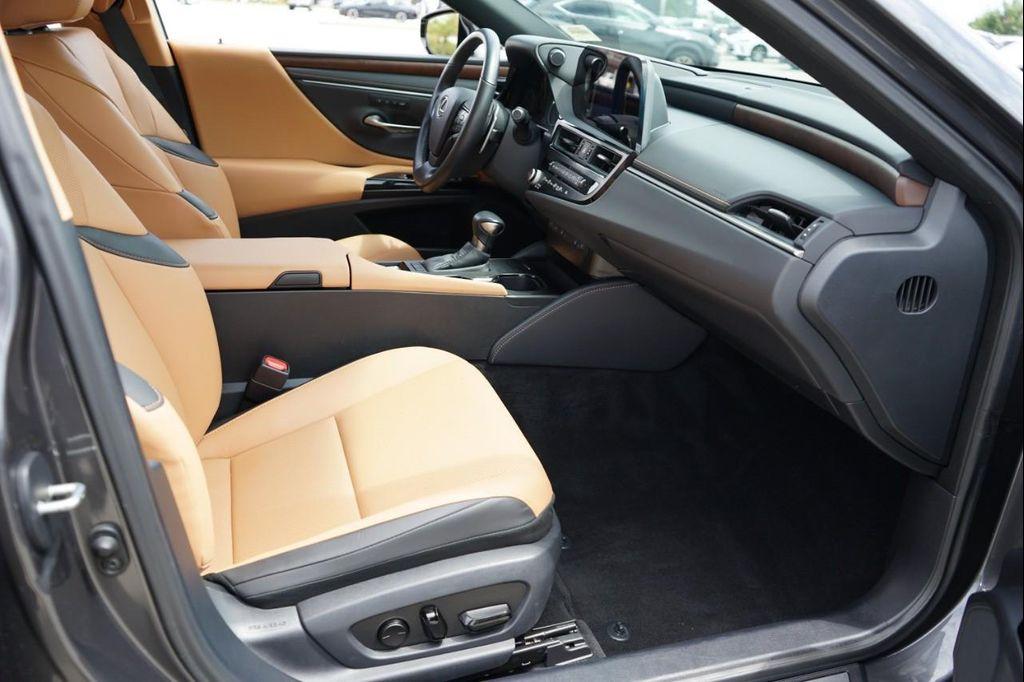 used 2024 Lexus ES 250 car, priced at $37,999