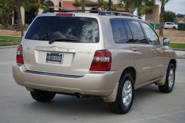 used 2006 Toyota Highlander car, priced at $7,762