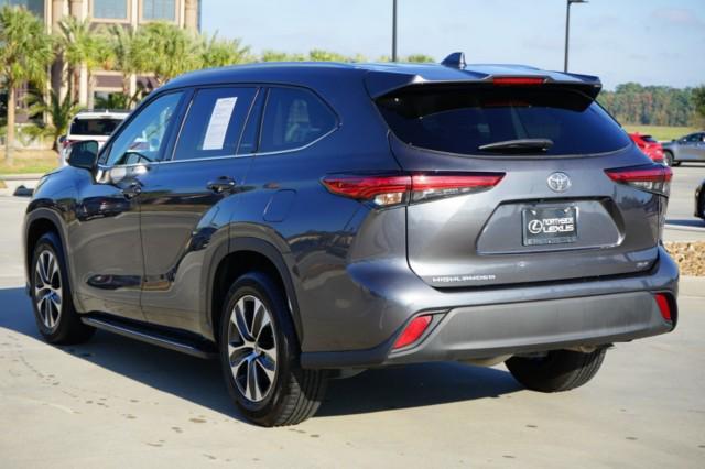 used 2020 Toyota Highlander car, priced at $29,500