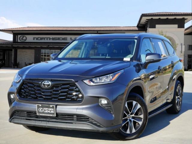 used 2020 Toyota Highlander car, priced at $29,500