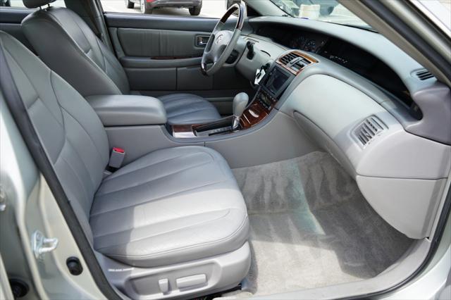 used 2004 Toyota Avalon car, priced at $7,889