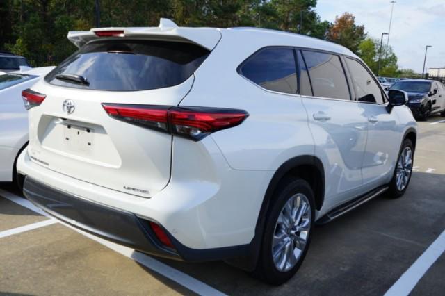 used 2020 Toyota Highlander car, priced at $28,322