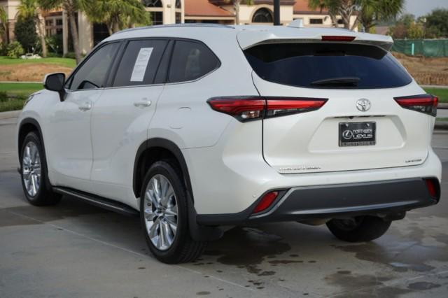 used 2020 Toyota Highlander car, priced at $28,322