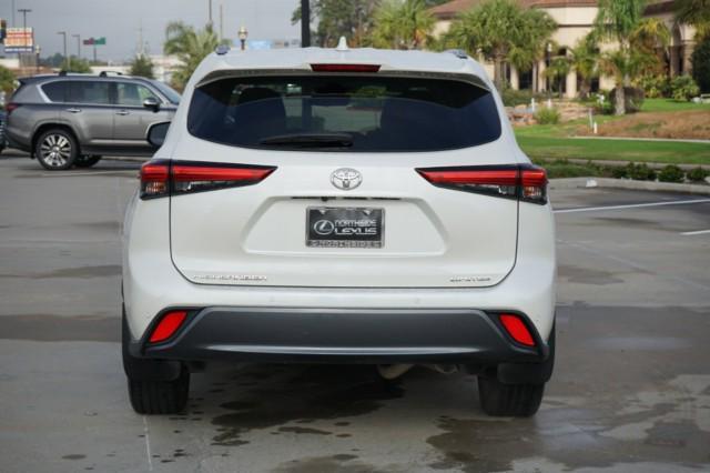 used 2020 Toyota Highlander car, priced at $28,322