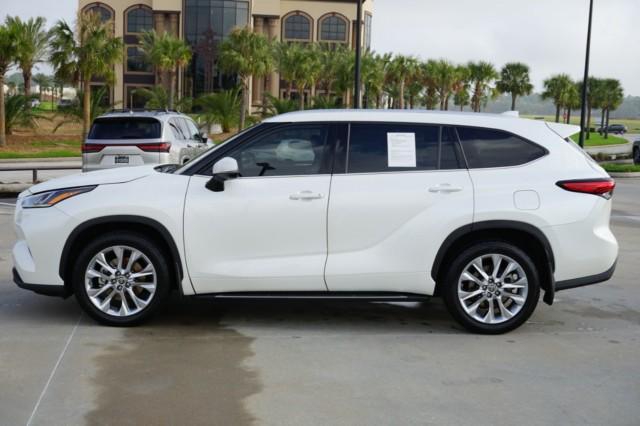 used 2020 Toyota Highlander car, priced at $28,322