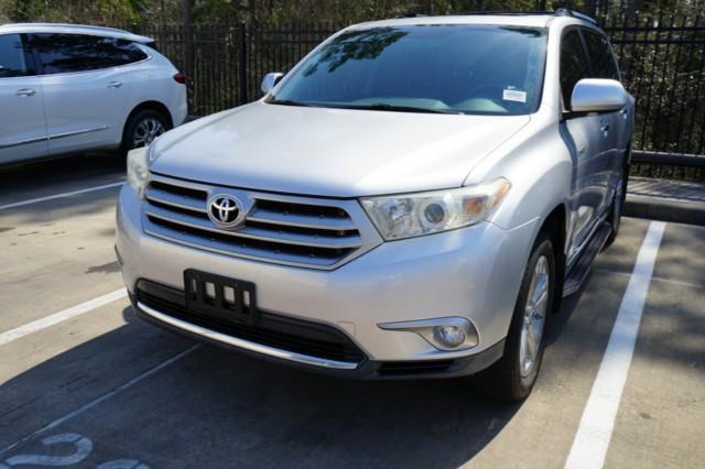 used 2013 Toyota Highlander car, priced at $17,679