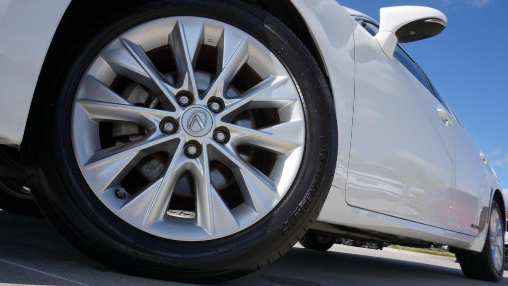 used 2013 Lexus ES 300h car, priced at $11,935