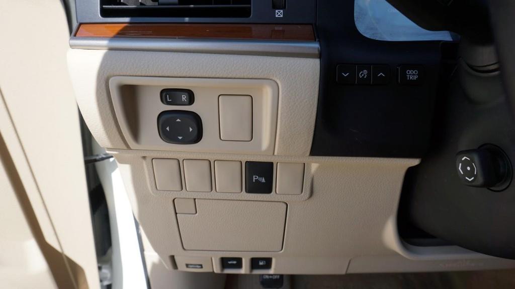 used 2013 Lexus ES 300h car, priced at $11,935