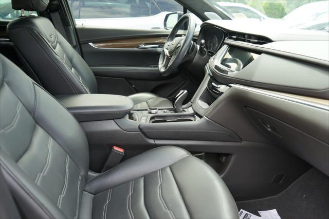 used 2022 Cadillac XT5 car, priced at $30,950