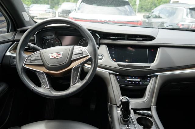 used 2022 Cadillac XT5 car, priced at $30,950