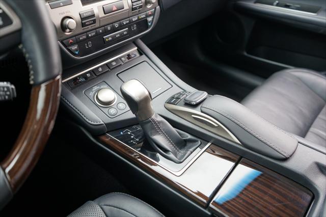 used 2018 Lexus ES 300h car, priced at $22,999