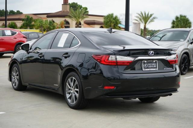 used 2018 Lexus ES 300h car, priced at $25,124