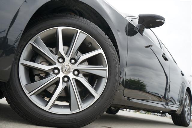 used 2018 Lexus ES 300h car, priced at $22,999