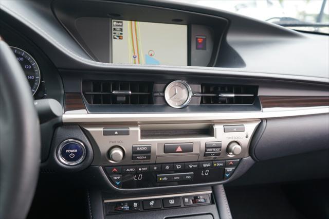used 2018 Lexus ES 300h car, priced at $22,999